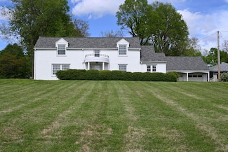 465 W Staunton Rd, Troy, OH 45373