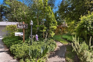 1273 E 7th St, Chico, CA 95928