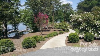 2503 E Paradise Harbor Dr, Connelly Springs, NC 28612