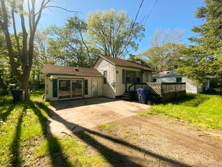 1426 Rose Ave, Benton Harbor, MI 49022