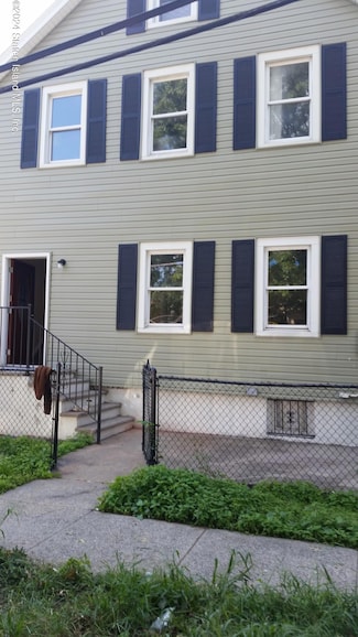 30 Hudson St, Staten Island, NY 10304