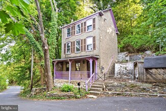 12 Weeden St, Lambertville, NJ 08530