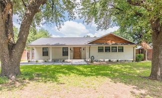 729 Bizerte Ave, Dallas, TX 75224