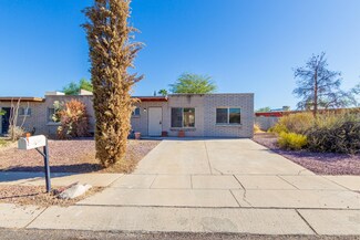 7659 E Queen Palm Cir, Tucson, AZ 85730