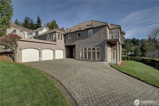 8479 NE Woodland Cove Dr, Kirkland, WA 98034