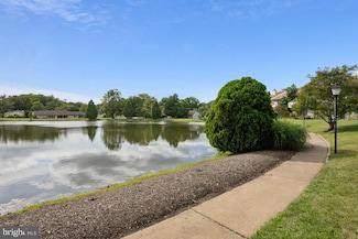 23A E Daisy Ln, Mount Laurel, NJ 08054