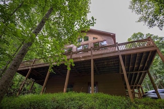 1200 Beaver Lake Dr, Ellijay, GA 30540