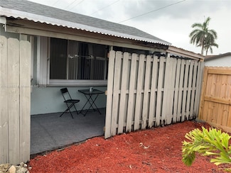 11610 NW 35th St, Sunrise, FL 33323