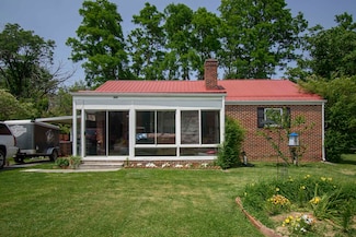 206 Broce Dr, Blacksburg, VA 24060