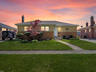 22458 E 10 Mile Rd, Saint Clair Shores, MI 48080