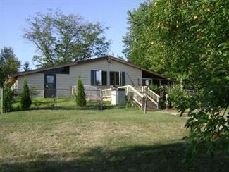 1605 Lakeview Dr, Loda, IL 60948