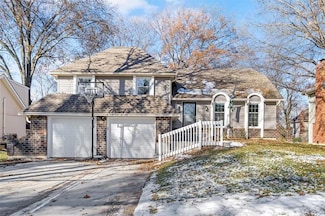 12418 W 100th St, Lenexa, KS 66215