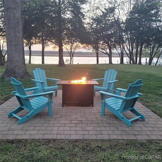 1422 Chain Ferry Rd, Mattaponi, VA 23110