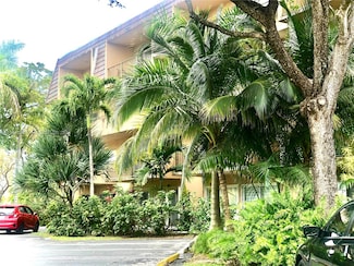 7900 Camino Cir Unit 402, Miami, FL 33143