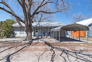 108 E St, Meridian, TX 76665