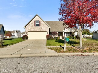 998 Young's Creek Dr, Franklin, IN 46131