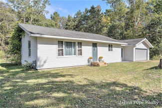 4070 E Fruiport Rd, Fruitport, MI 49415