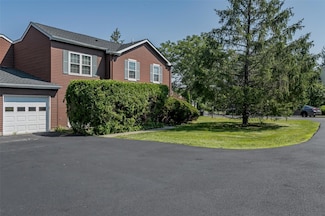 37 Candlestick Ct, Warwick, NY 10990