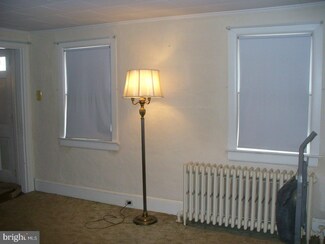 531 Smiley St, Crum Lynne, PA 19022