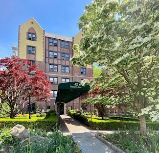 42 Barker Ave Unit 1B, White Plains, NY 10601