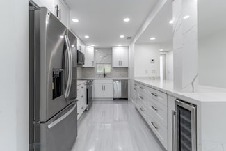 9811 N Hollybrook Lake Dr Unit 308, Pembroke Pines, FL 33025