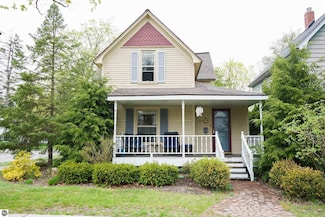 440 W Tenth St, Traverse City, MI 49684