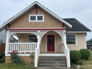 534 W 5th St, Port Angeles, WA 98362