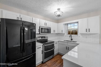 8370 Grand Trevi Dr, Louisville, KY 40228