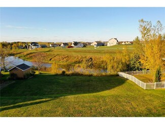 1118 Goldenray Dr, Faribault, MN 55021