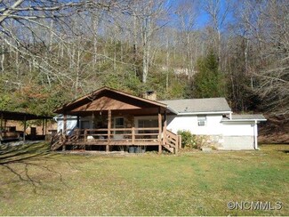8820 Parkway Rd, Balsam Grove, NC 28708