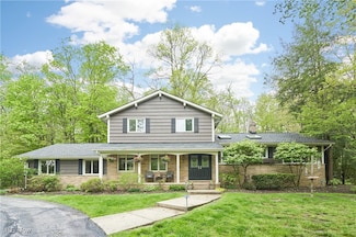 5680 Ledgebrook Ln, Solon, OH 44139