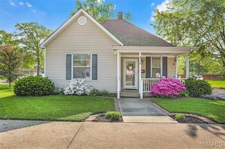 217 Staunton Rd, Troy, IL 62294