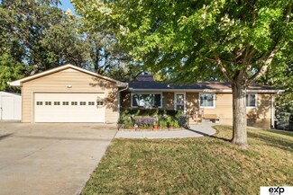 1107 Bellevue Blvd S, Bellevue, NE 68005