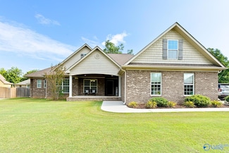 303 Ferncrest St SW, Hartselle, AL 35640