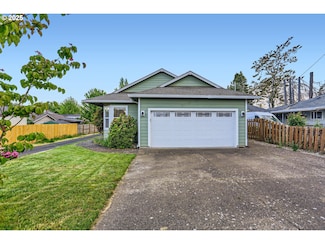 1586 NE Grandhaven St, McMinnville, OR 97128