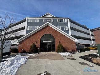 1909 E Harbor Rd Unit 304-E, Port Clinton, OH 43452