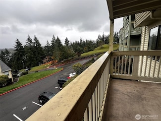 1735 W Sunn Fjord Ln Unit I104, Bremerton, WA 98312
