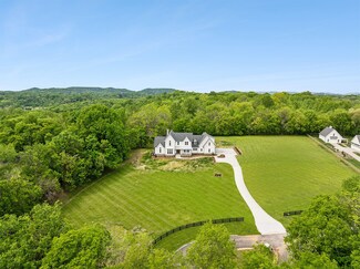 6916 Farm Path Ln, College Grove, TN 37046