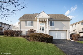 540 Cary Woods Cir, Cary, IL 60013