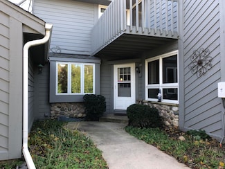 15634 W Ridge Rd Unit 13E, New Berlin, WI 53151