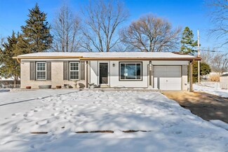 1465 El Centro Dr, Florissant, MO 63031