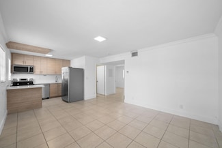 110 SE 2nd St Unit 103, Hallandale Beach, FL 33009