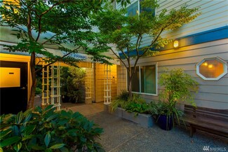 2727 Franklin Ave E Unit A302, Seattle, WA 98102