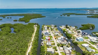 825 Seabreeze Dr, Ruskin, FL 33570