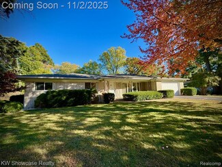 2069 Alsup Ave, Commerce Township, MI 48382