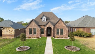 3306 Kari Ln, Greenville, TX 75402