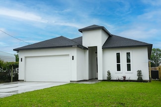 11194 Fieldcrest St, La Porte, TX 77571