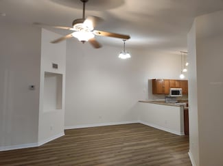6019 Scotchwood Glen Unit 201, Orlando, FL 32822
