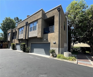 561 W Maple Ave, Orange, CA 92868