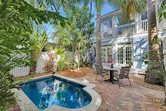 820 Carsten Ln, Key West, FL 33040